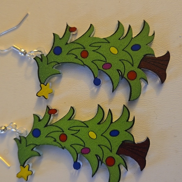 GRINCH TREE EARRINGS - Picture 2 of 3